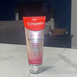 Colgate Enamel Renewal Toothpaste - Red